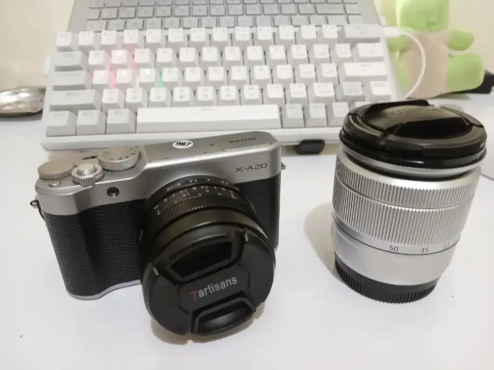 FUJIFILM XA20 with TT Artisan 50MM