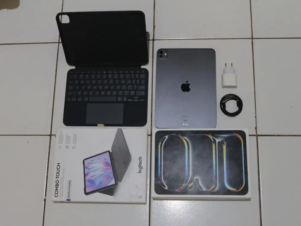 Dijual iPad Pro M4 resmi Ibox dengan Magic Keyboard