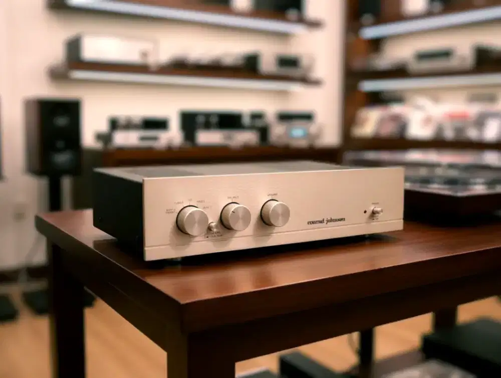 Preamp Amplifier CONRAD-JOHNSON 
Kondisi LIKE NEW