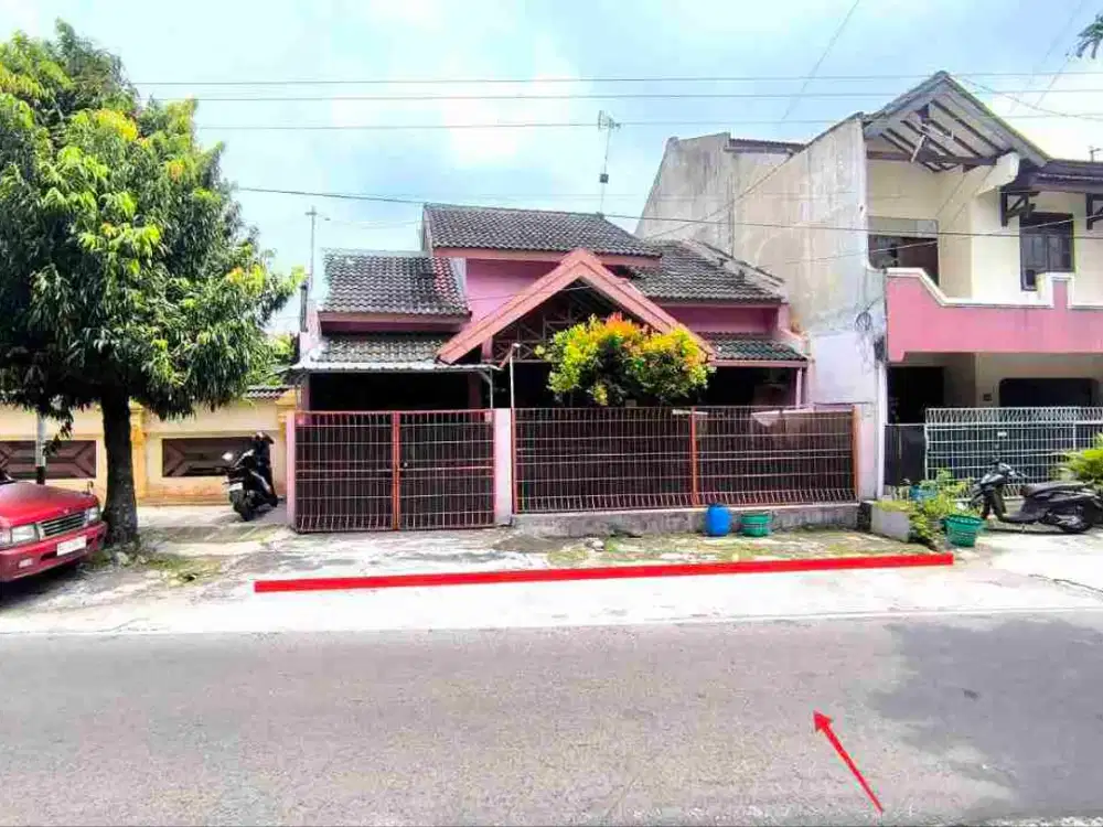 Rumah Bagus 1,5lt Akses Lebar di Tengah Kota Solo