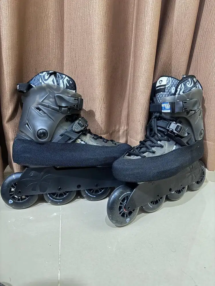 Sepatu Roda Flying Eagle Inline Skates X5D Black 4x90MM (Like New)