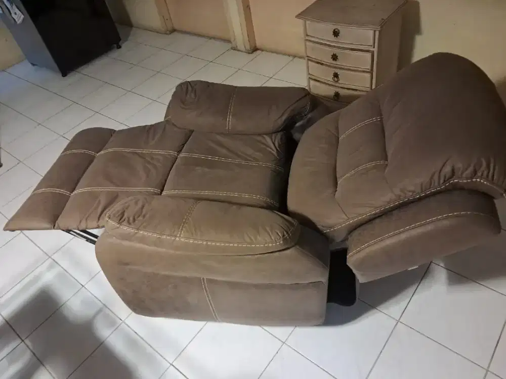 Bangku nyantai reclining