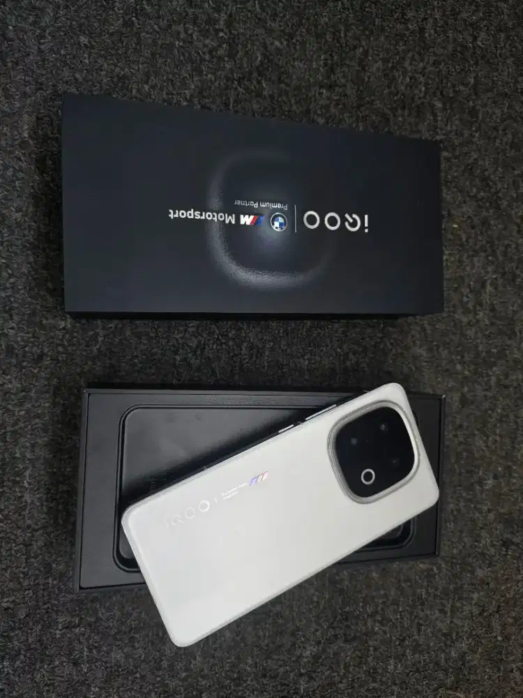 Iqqo 13 5g 12/256 mulus lengkap