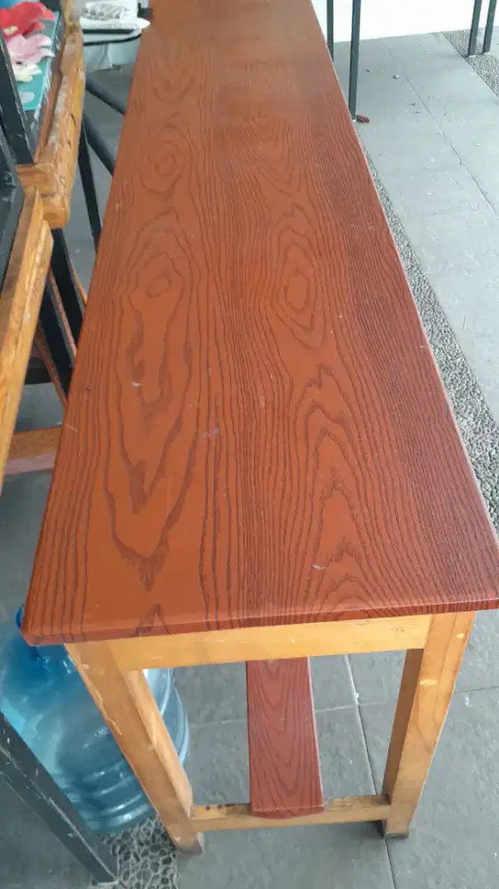 Meja panjang kayu
