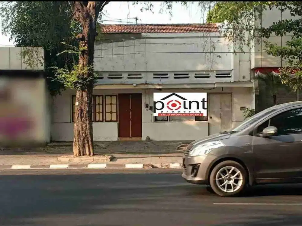 Rumah Lama Hitung Tanah Luas 278m² di Solo