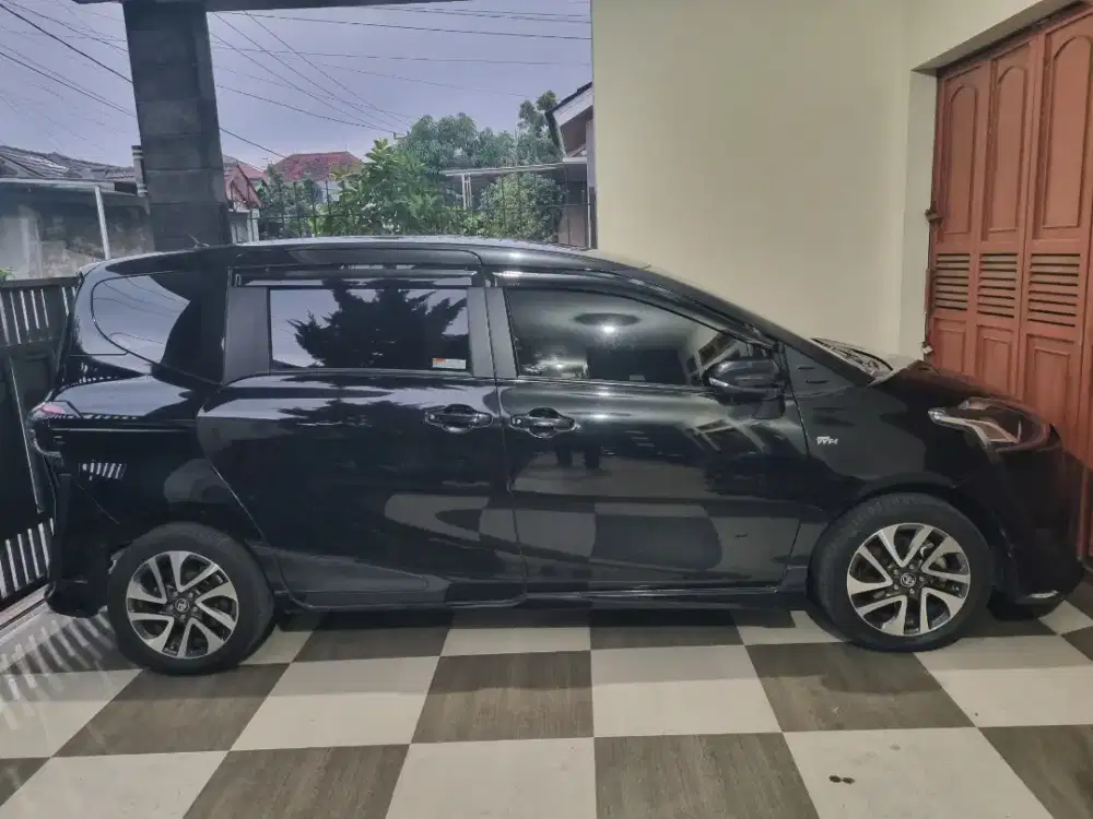 Dijual Cepat Sienta Type Q 2016 (tangan 1 - beli dari baru)