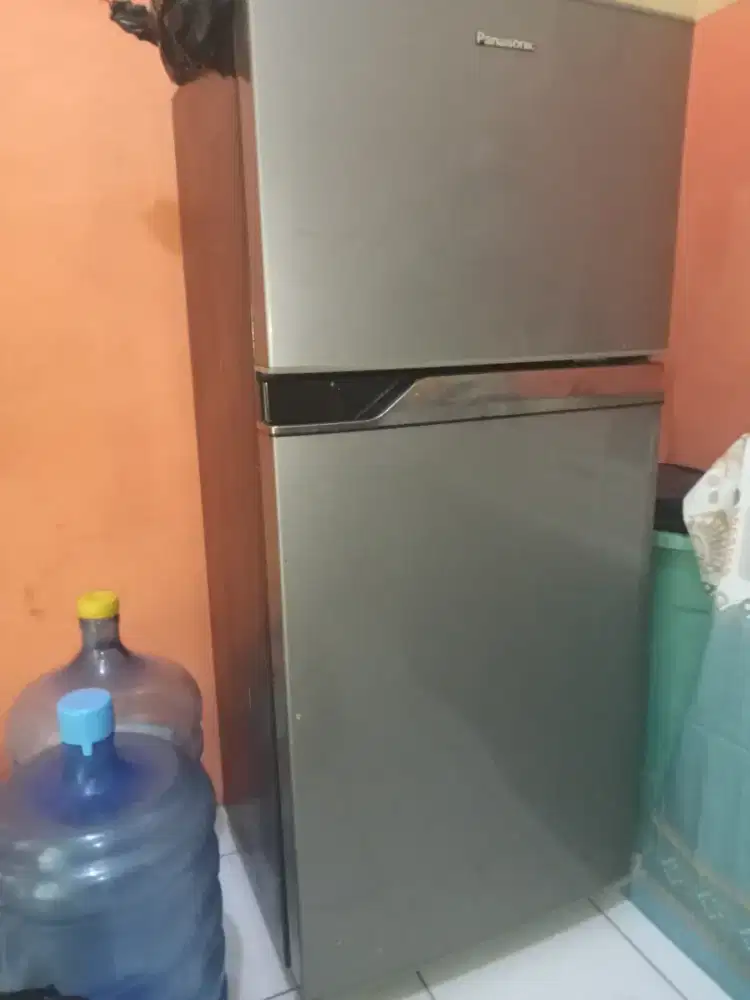 Di Jual Kulkas Panasonic 2 pintu