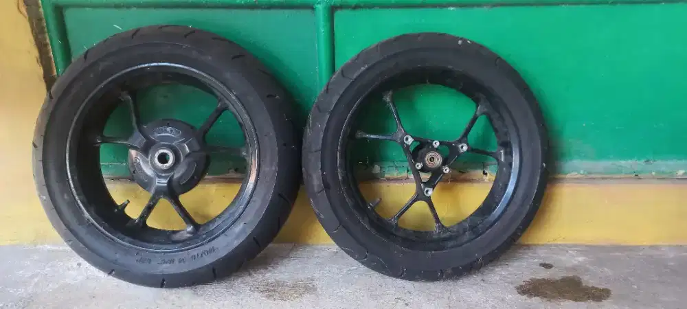 Di maharin aj ban knalpot dan saringan motor aerox