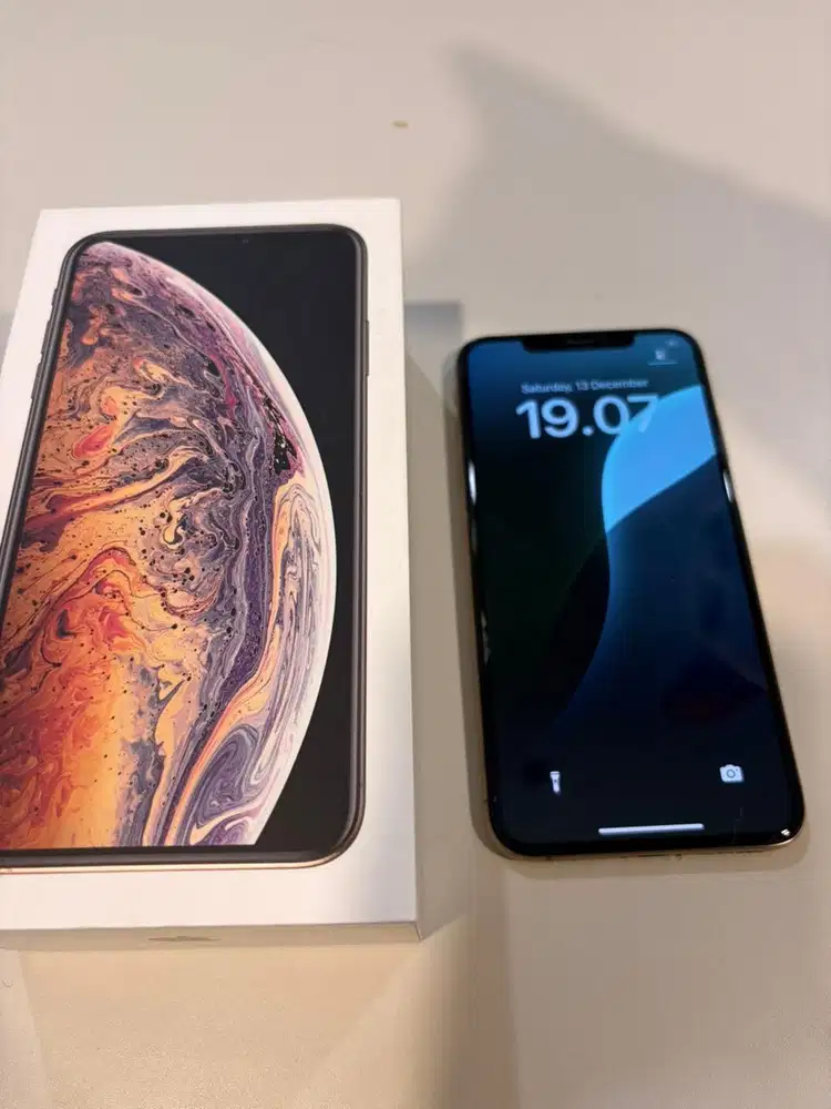 iPhone XS Max (256GB) Rose Gold Tangan Pertama
