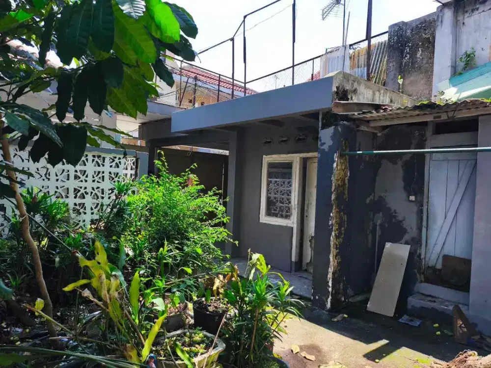 DIJUAL CEPAT MURAH RUMAH PUSAT KOTA STRATEGIS
SAYAP PUNGKUR
( Dkt Alun2, Yogya, Kings, Pasar, Gereja) 
Turun harga dari 2 M jd 1,6 M

Lt   241 m2
Lb  200 m2
Lm  8m
Kt     5 + 1
Km   2
Tlp
Carport 2 mobil
Listrik 3500 watt
Air PDAM
SHM 
 
Anna