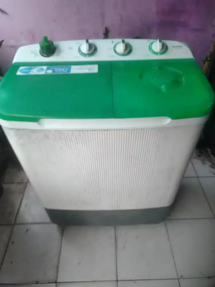 Mesin cuci 2 tabung merk Sanken, Normal,siap pakai.