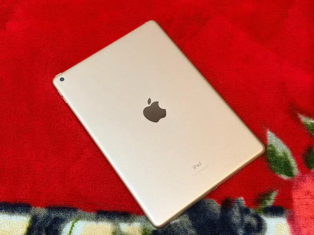 iPad Gen 7 32 GB (Wifi)