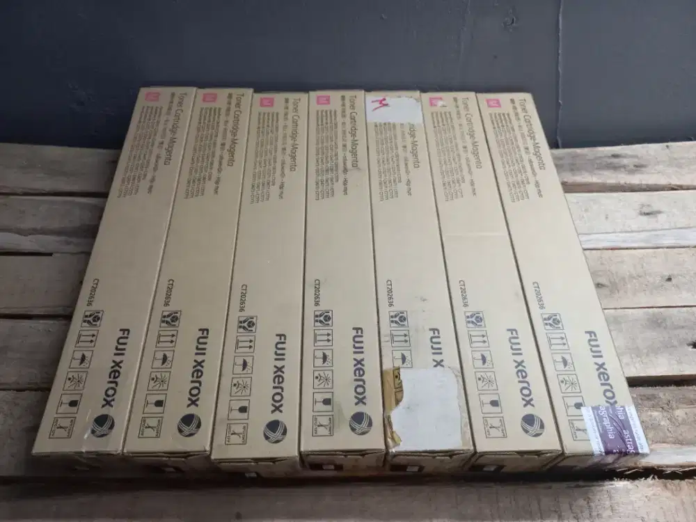 Tinta atau toner catridge magenta fuji xerox