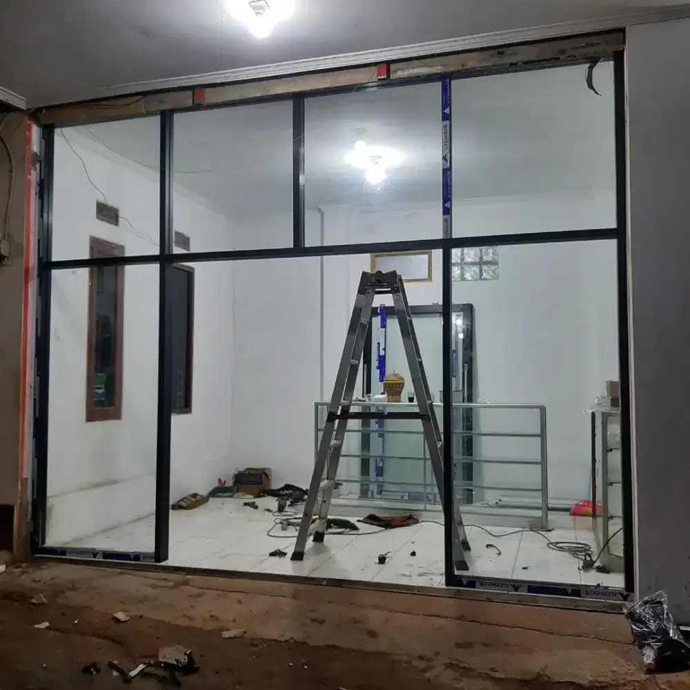 Sekat KAca ruang, kantor dan pintu kaca swing sliding