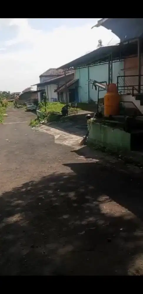 PASURUAN, TANAH BONUS BANGUNAN, POROS JALAN RAYA PROPINSI