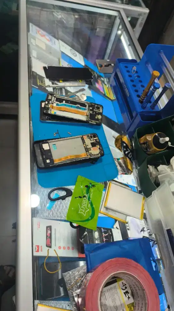 Jasa servis hp Ganti lcd Ganti batetai