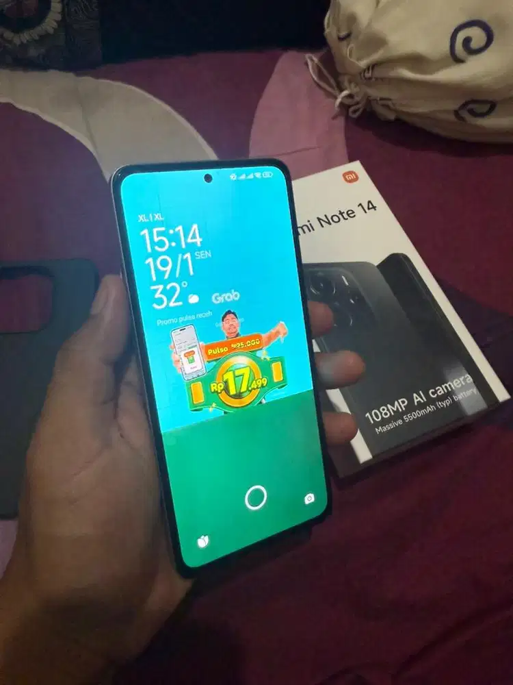 Xiaomi Note 14 8/128GB Sand Gold mulus masih ada garansi.