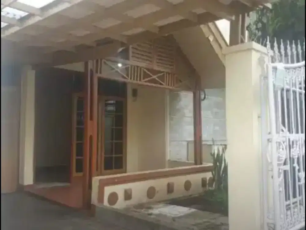 Rumah Asri Terawat Turangga Buahbatu Belakang Horison