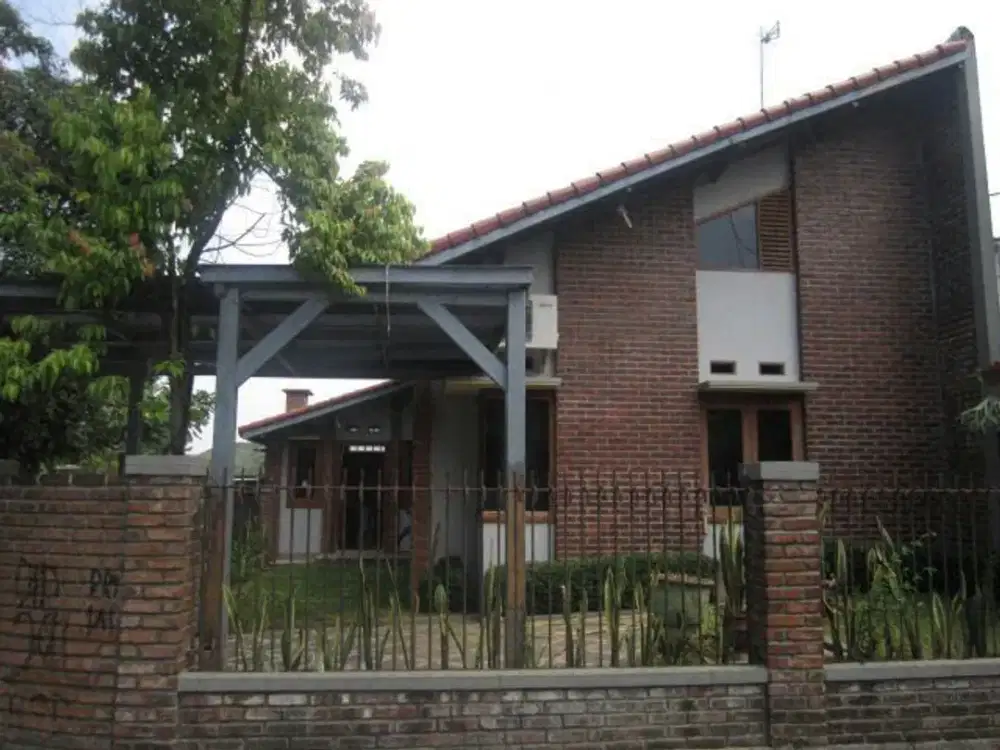 Rumah Estetik di Turangga Dekat TSM Gatot Subroto