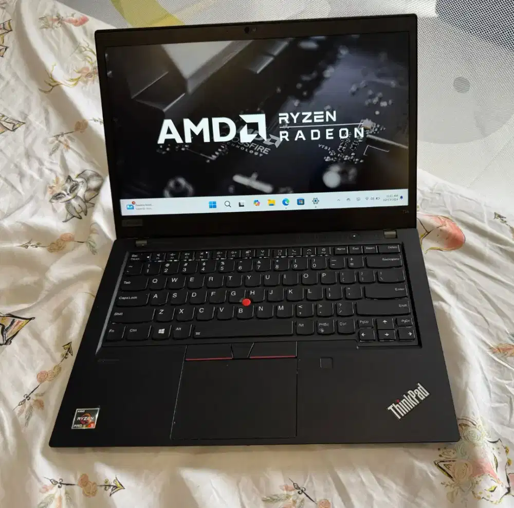 Lenovo T14s Ryzen 5 Pro 4650u Ram 8 SSD 256