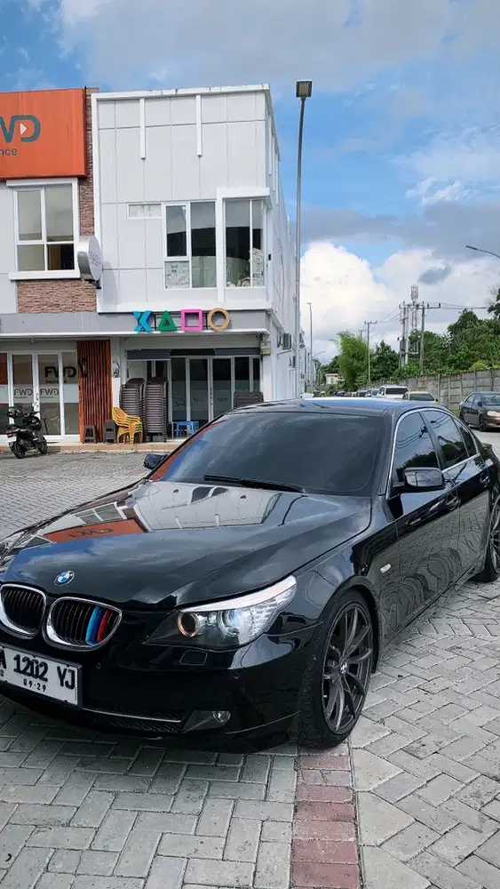 BMW 523i 2009 Bensin