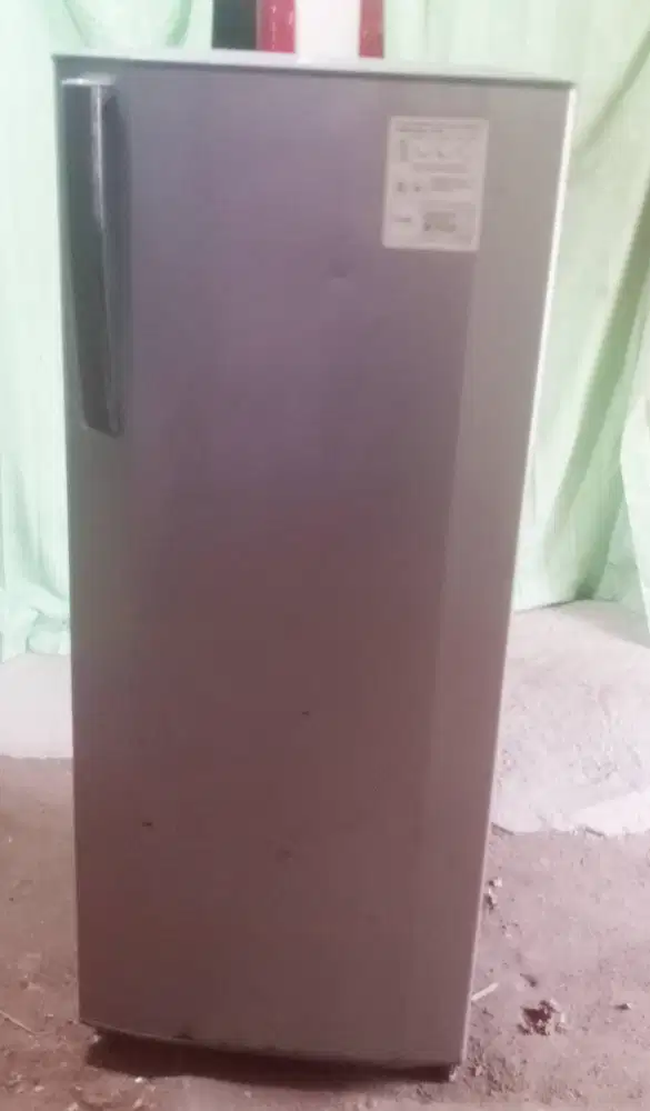 Kulkas Freezer 6 Rak Merk LG.Kualitas dinginya dijamin bagus.