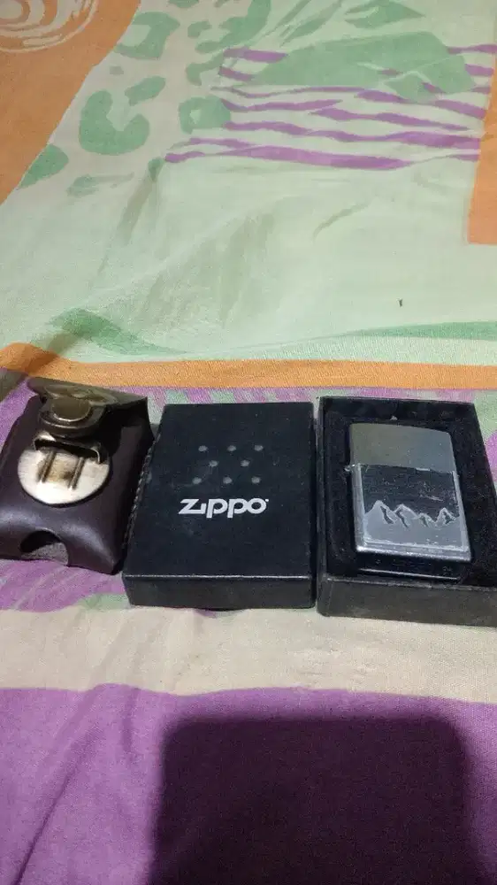 Dijual zippo Moon Over
Original