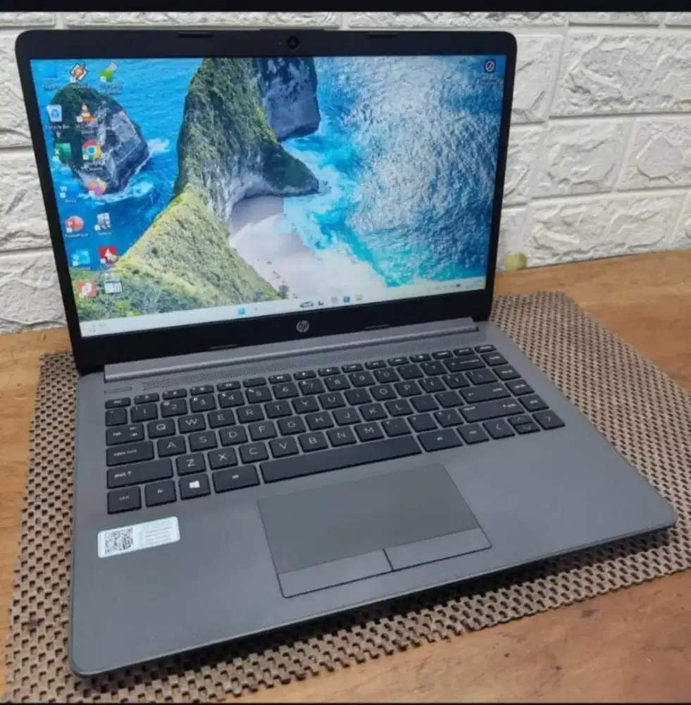 LAPTOP HP 245 G8 AMD ATHLON SILVER (8/256GB) 14 INCH KONDISI MULUS