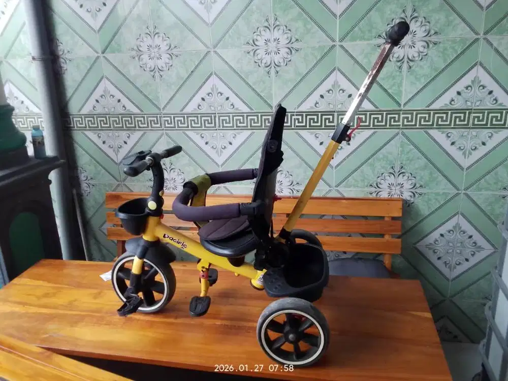 Sepeda Anak Pacific Tricycle Dorong Bekas - Kondisi Baik