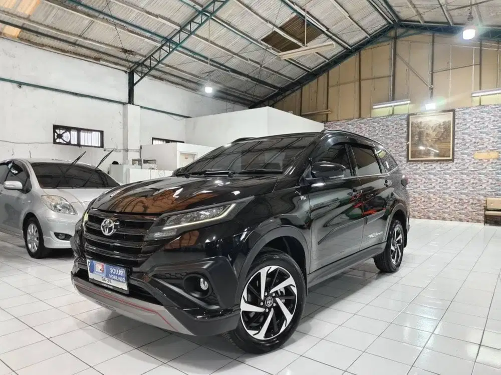 Toyota RUSH TRD SPORTIVO 1.5 Bensin AT 2018 Hitam