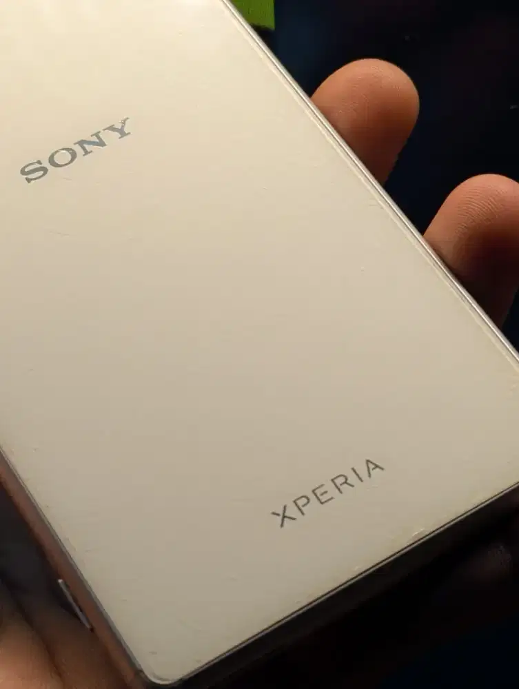 Sony Xperia M4 Aqua White Color Like a Walkman