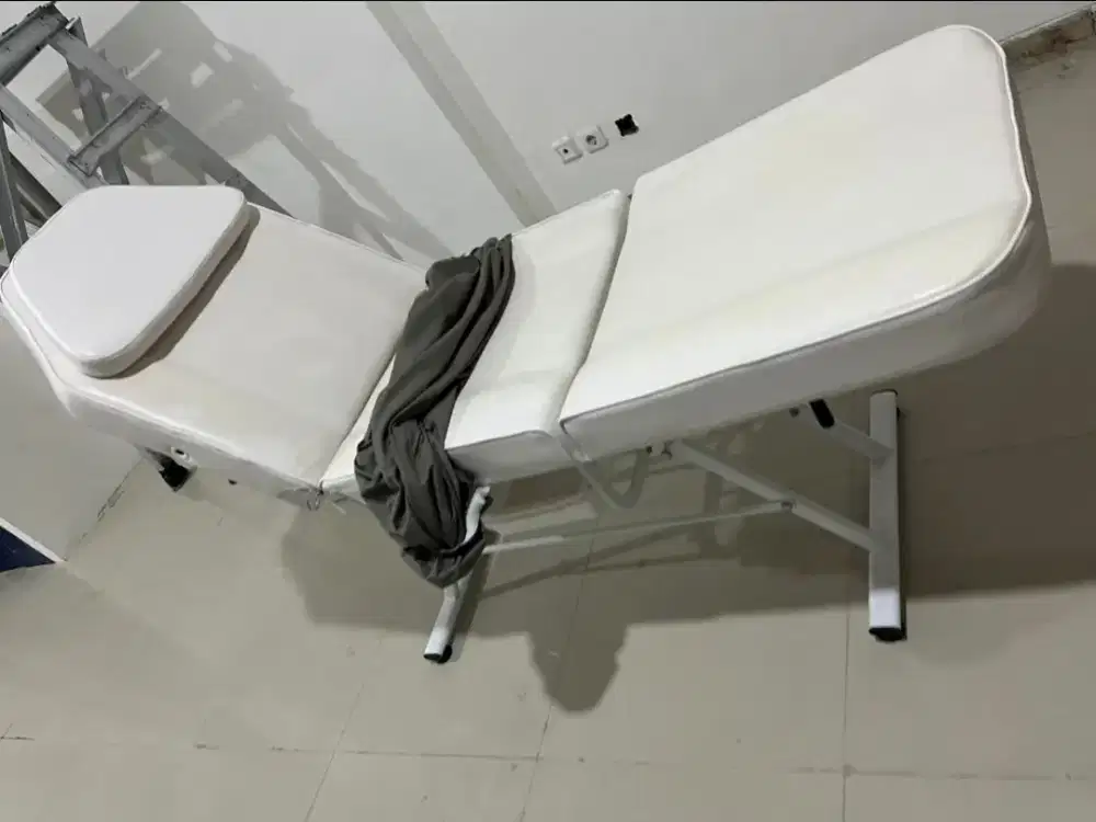 Ranjang Klinik kecantikan / Beauty Bed utk Facial dan tindakan dokter
