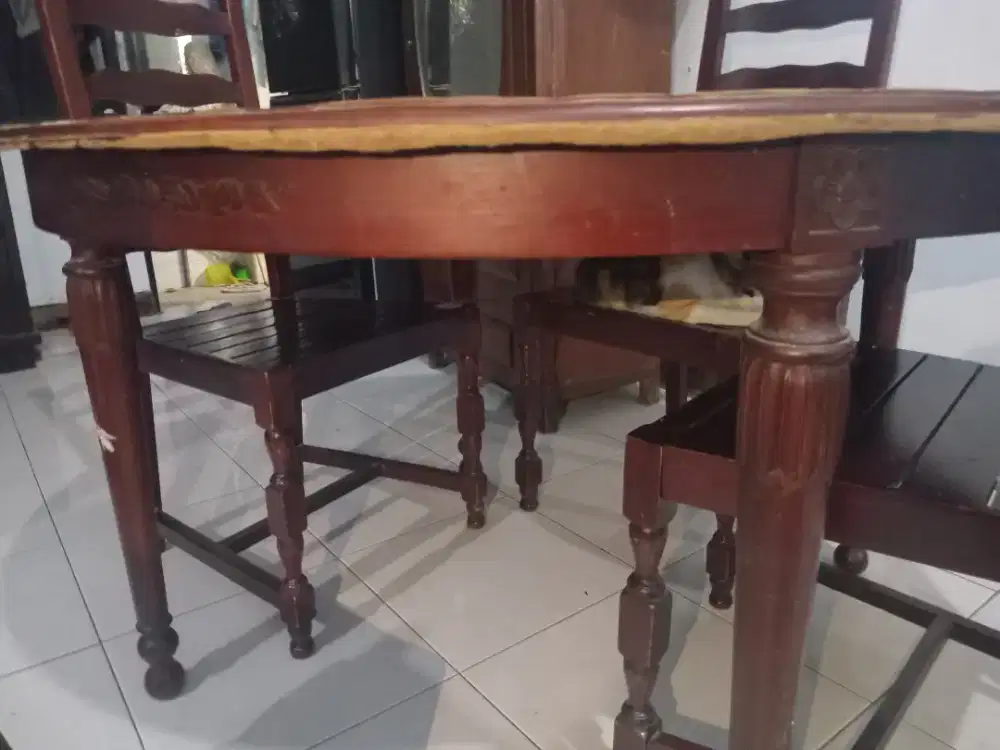 Dijual meja makan jati kuno