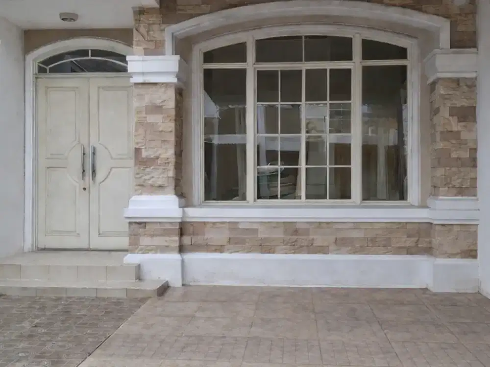 Rumah Full Furnished Green Lake City Cluster West Europe Jual Cepat