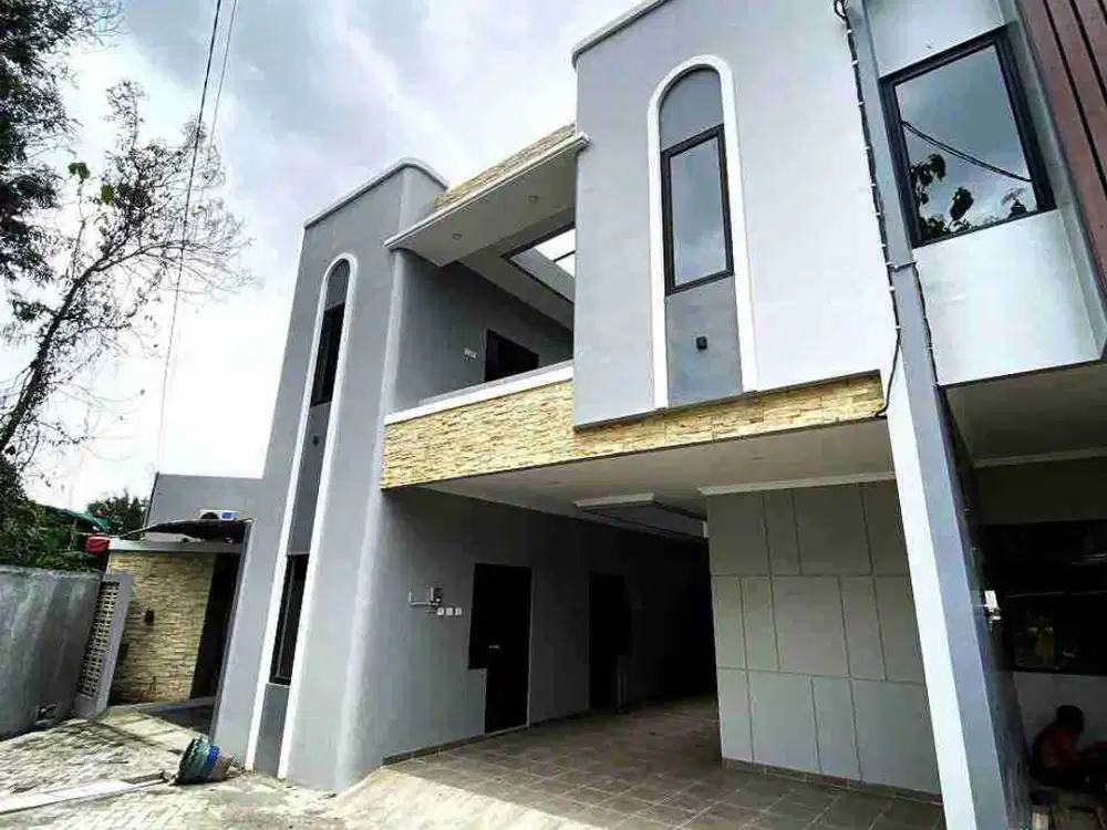 Rumah Kost Bagus 2lt Dekat Kampus UNS di Mojosongo