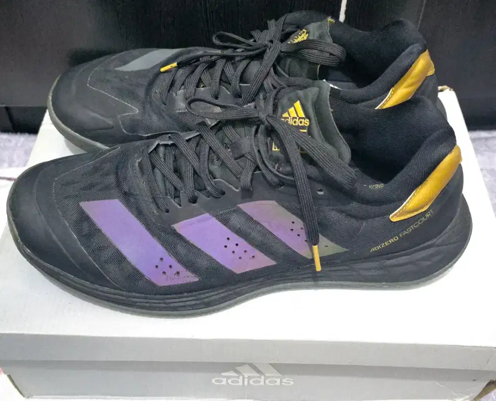 Sepatu Padel, Badminton atau Tenis Adidas Adizero Fastcourt 2.0