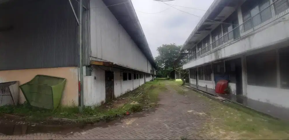 Dijual Gudang Luas Lokasi Bagus  Lokasi di Kepatihan Menganti Gresik