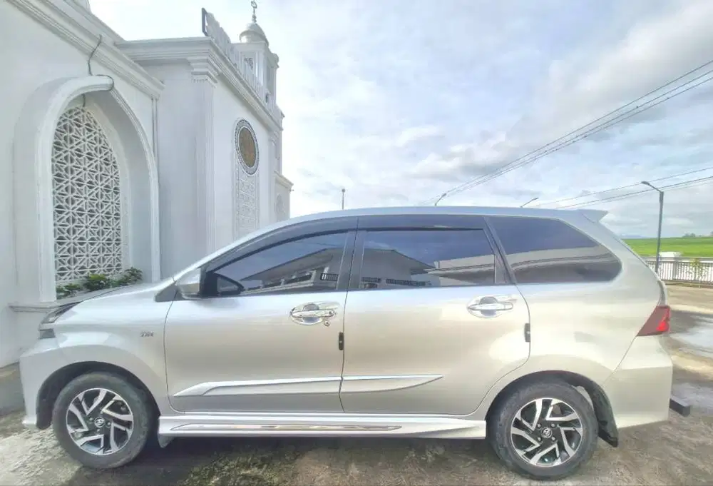 Avanza Veloz 2019 - Plat Nomor BA Kota Padang Atas Nama Sendiri