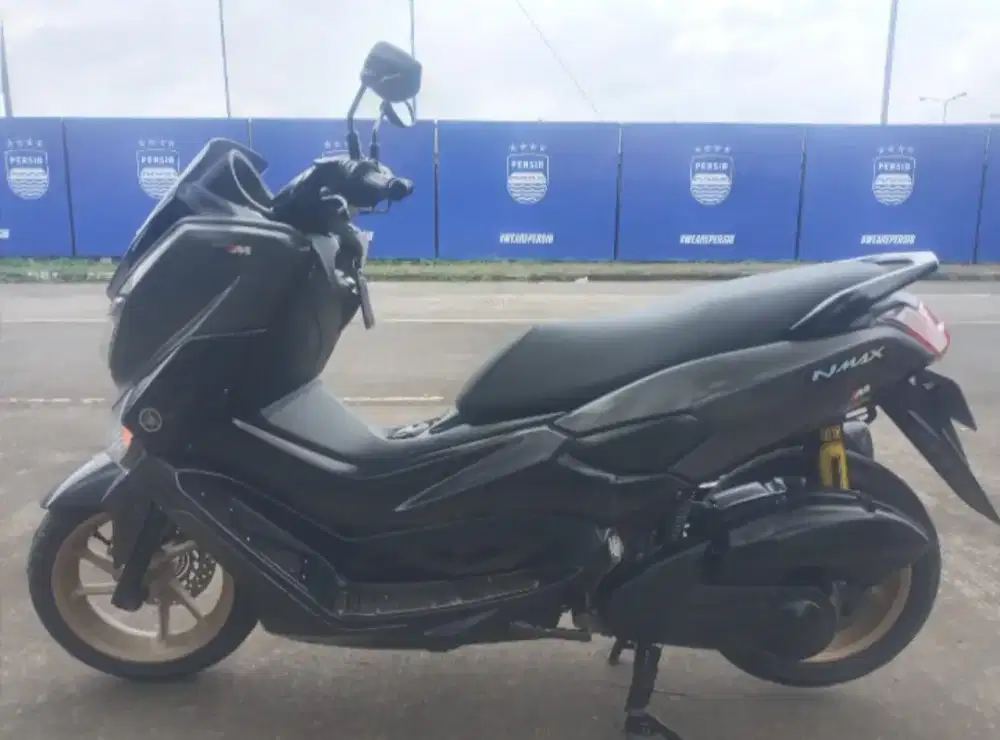 Nmax 2017 abu abu gold