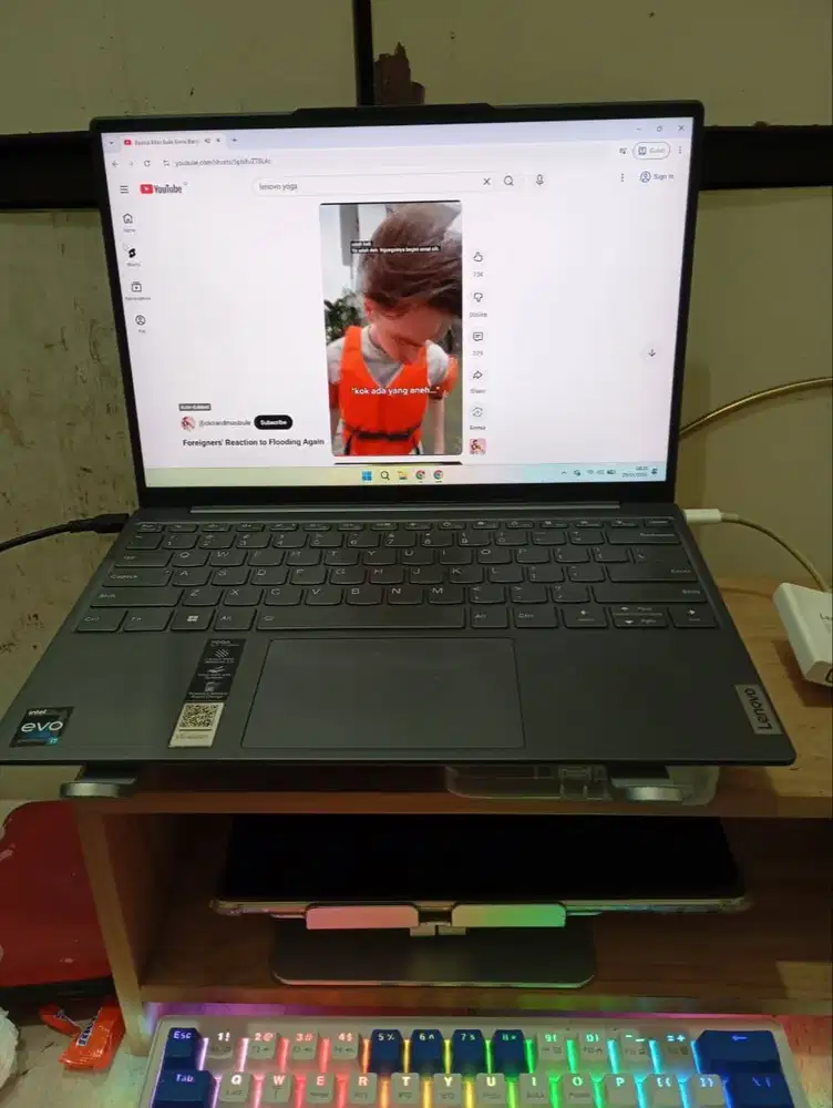 Dijual Laptop Lenovo Yoga Slim 7 Carbon 13IAP7 12th Gen Intel(R) Core(