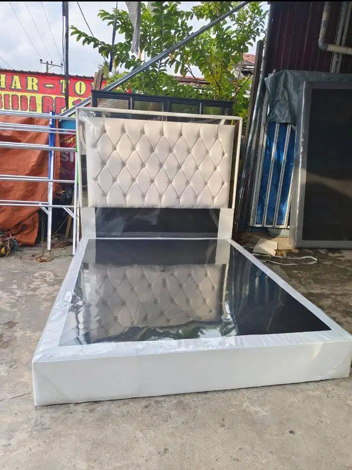 RANJANG/DIVAN LES KACA 160X200