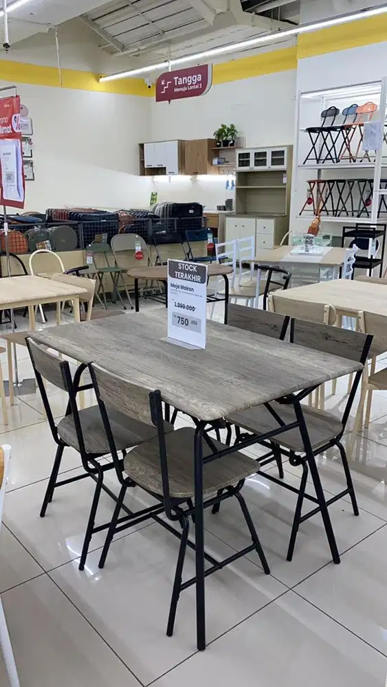 Meja Makan Rangka Besi Grey