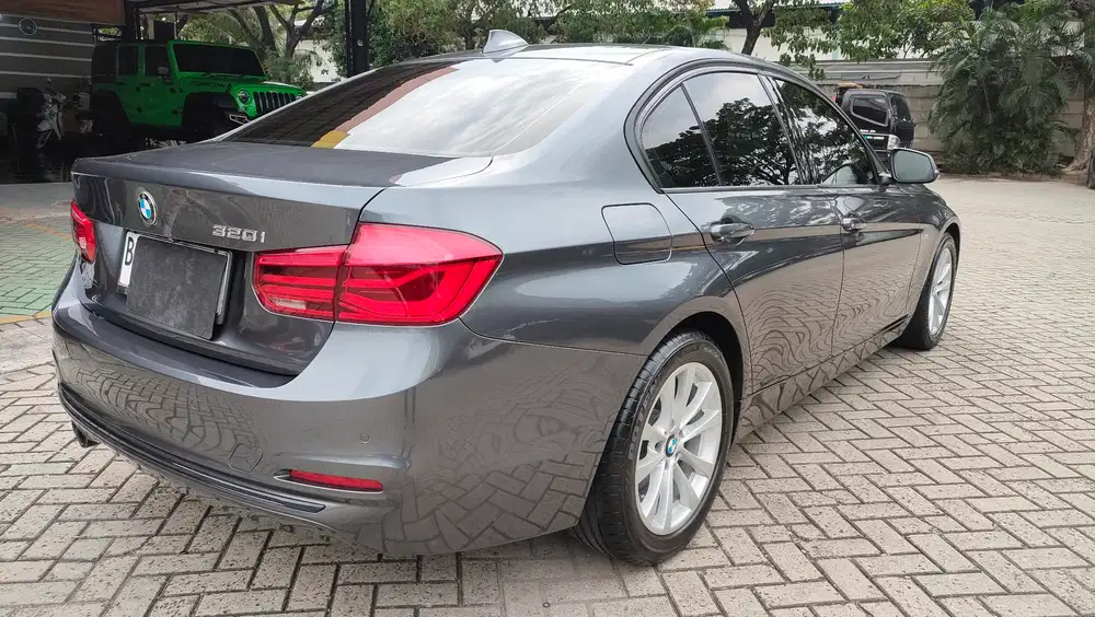 Odo 20 rb BMW 320i Sport 2018