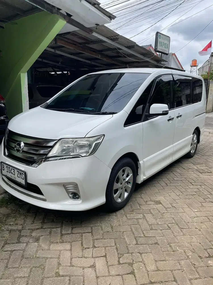Nissan Serena 2012 Bensin