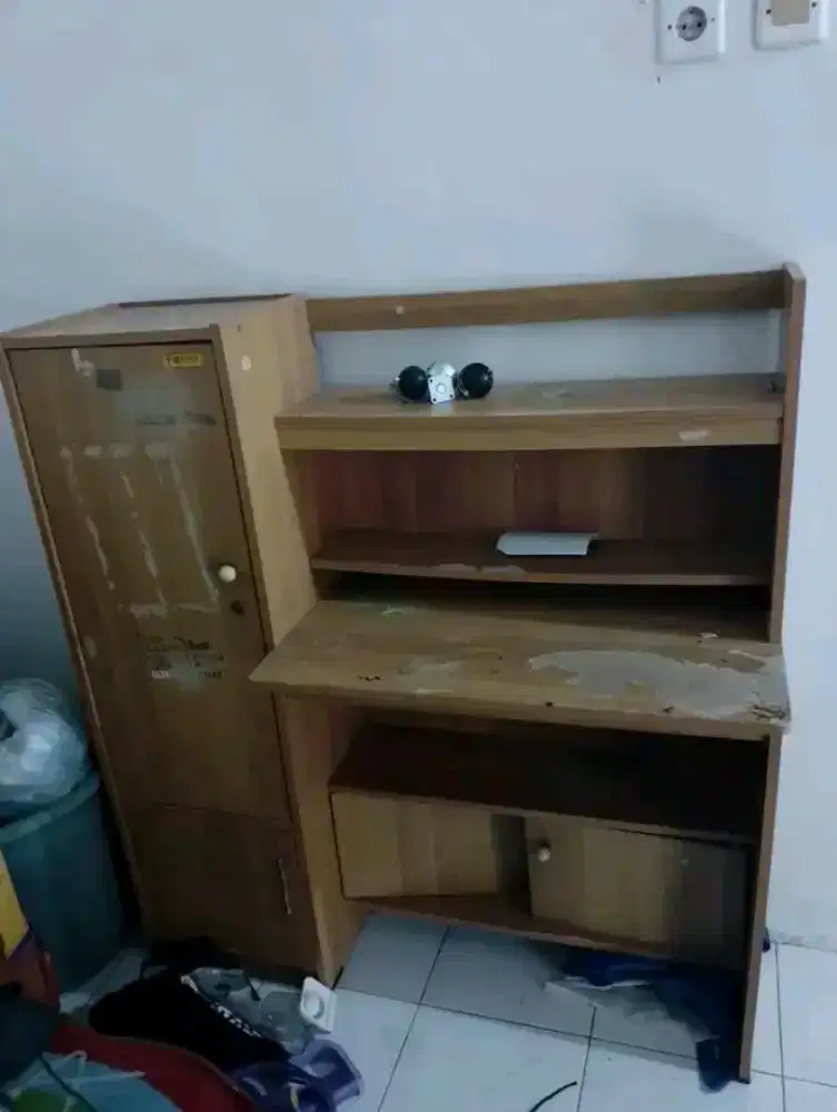 Meja belajar masih layak oakai