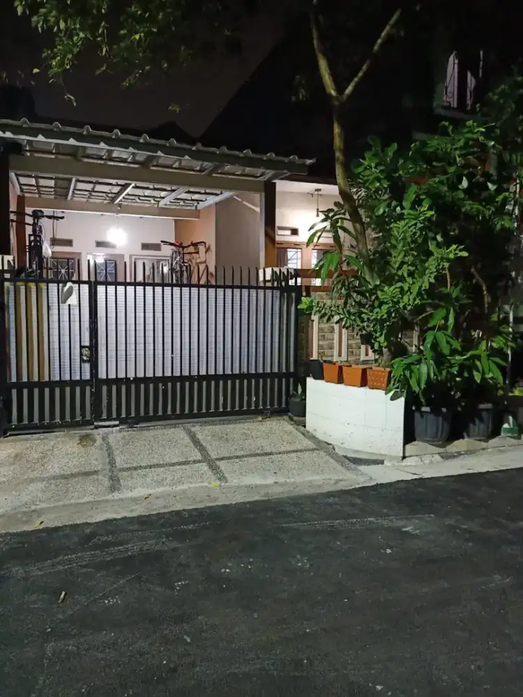 Di jual rumah 1,5 lantai di duta bumi harapan indah Bekasi