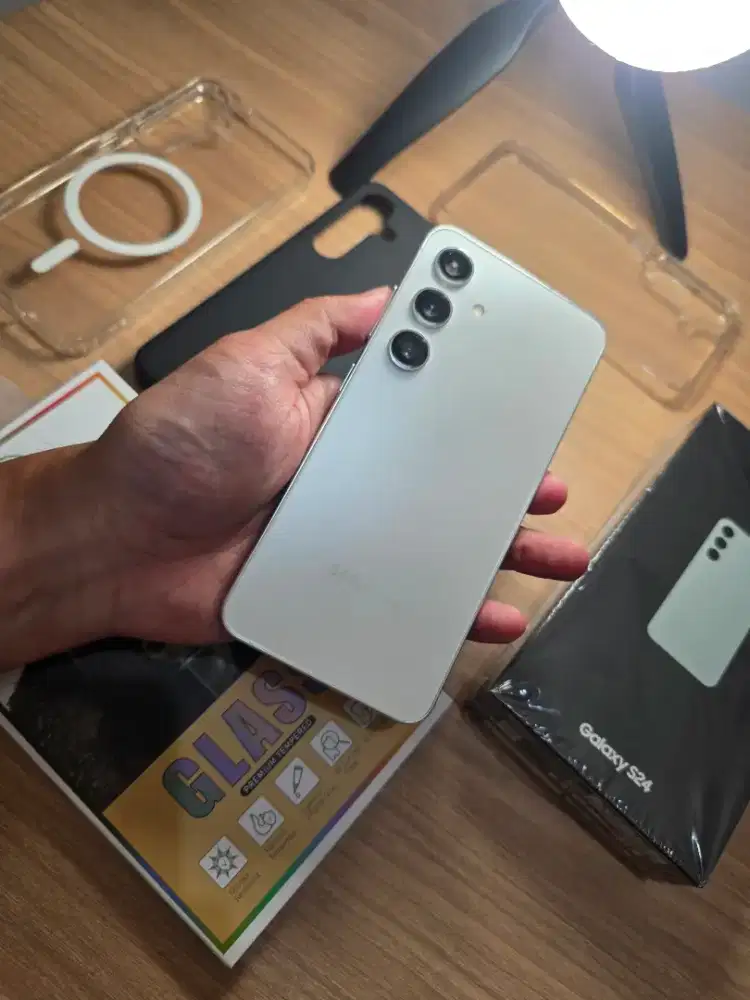 Samsung S24 Baru Sebulan Garansi sd 27 Desember 2026 mulus plus bonus