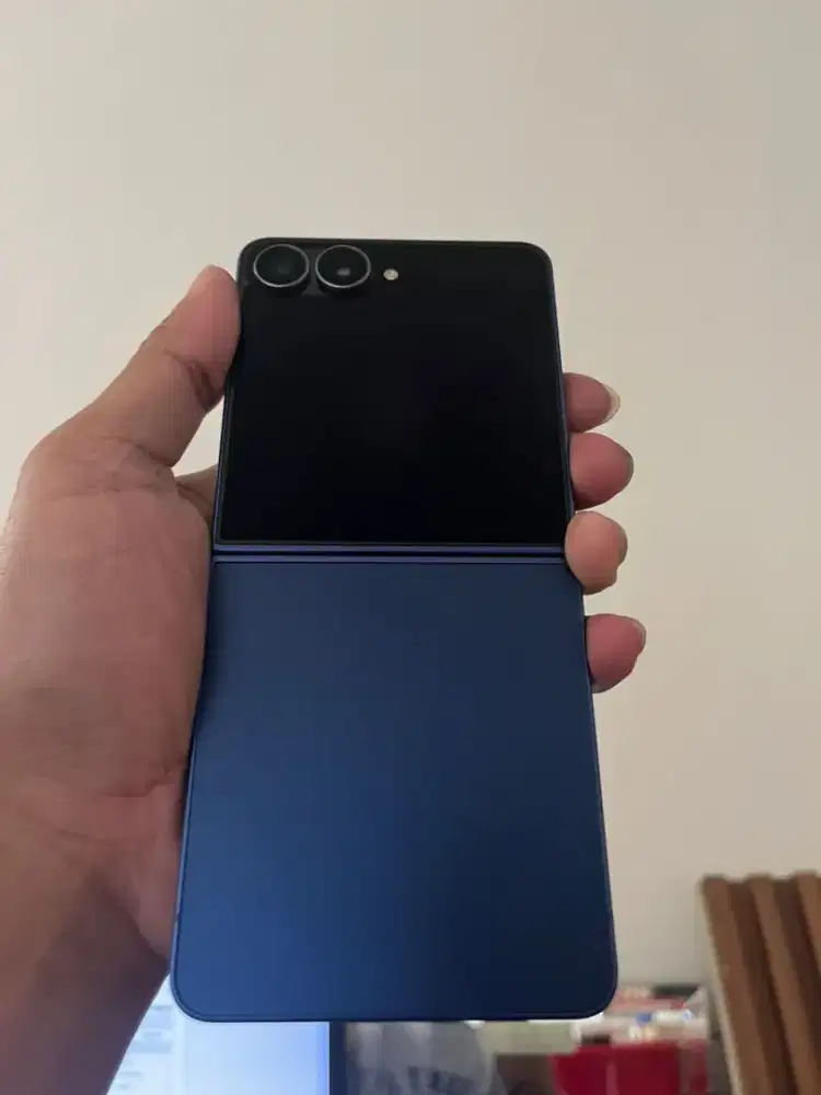 Samsung Galaxy Z Flip 7 12/256