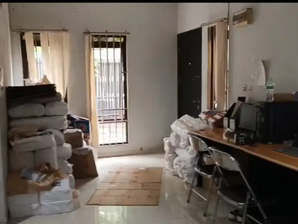 Rumah Ex Kantor Parkir Luas Cipedes Dekat Pasteur dan Sukajadi