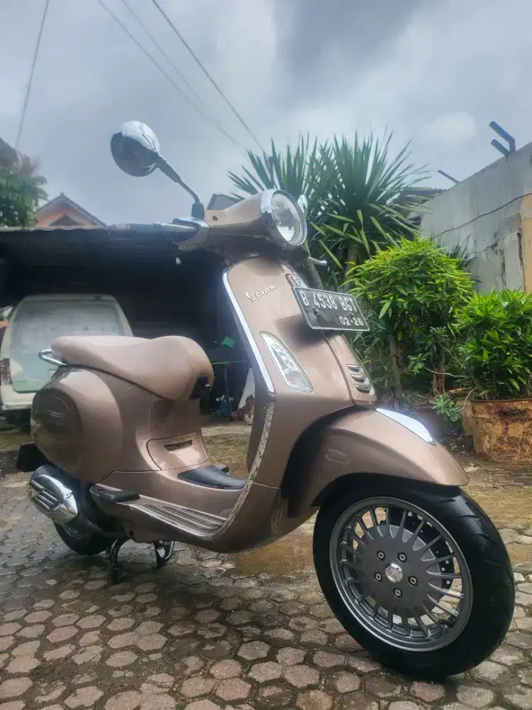 Piaggio Vespa Primavera 150ie 2016 Coklat LOW KM Full Original Lengkap